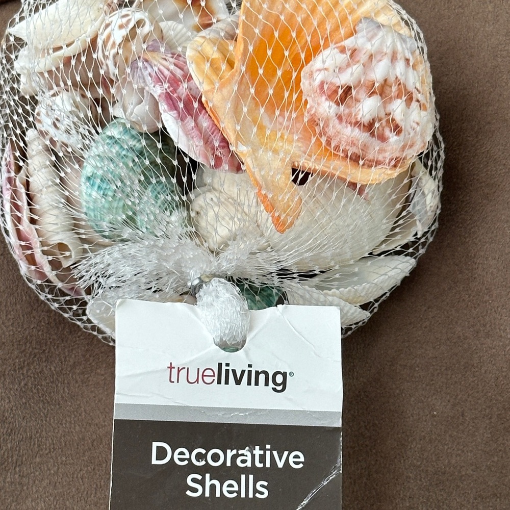 Bag of assorted decorative / craft / wedding / party decor seashells